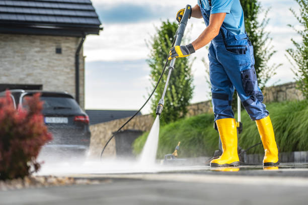 Best Restaurant Pressure Washing  in Allouez, WI